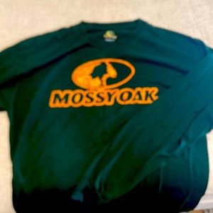 Green Mossy Oak long sleeve tee.